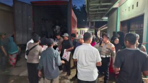 Polres Langkat Salurkan Bantuan Sosial untuk Warga Terdampak Banjir di Paya Bengkuang